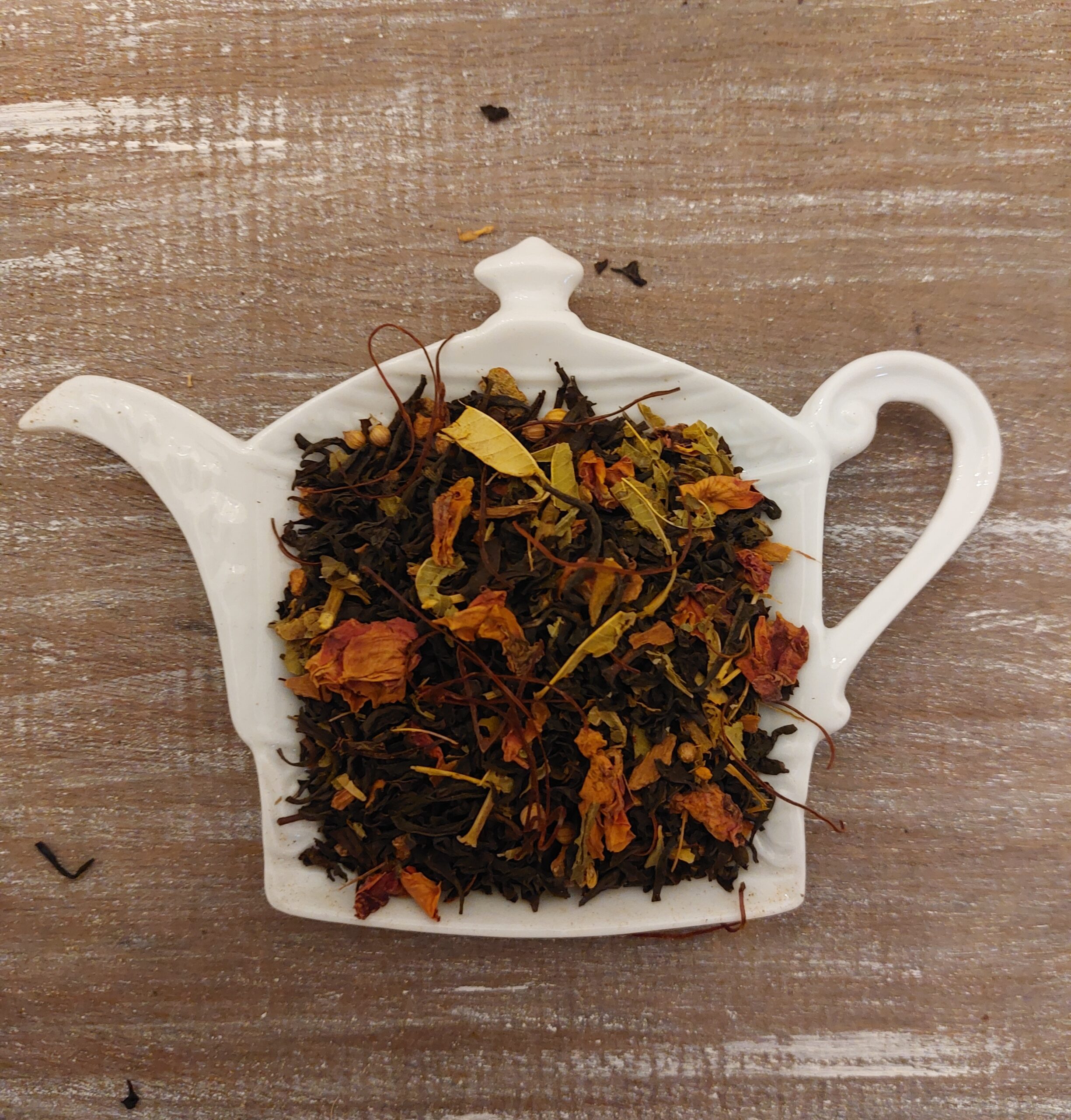 ONS Beedaelen thee 100 gram* Zwarte thee met Maretak en chili